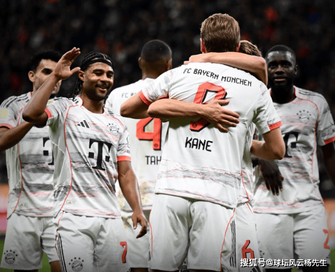 稳坐德甲榜首之位，拜仁客场3-0完胜法兰克福，主教练孔帕尼点评比赛